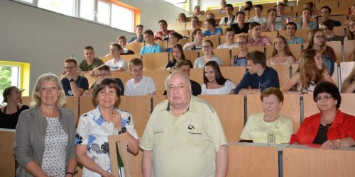Zeitzeuge Rolf Kräuter berichtet in der Limesschule über seine Kriegsgefangenschaft in Uglitsch